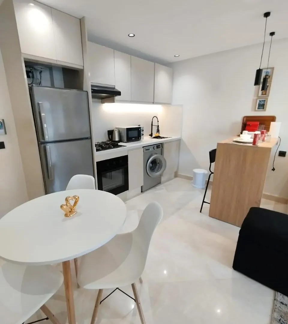 Residence La Reine II 24H Reception Cosy & Central Apartment 1 Minute Near To Mohammed V Sports Complex 5 Min By Car To Ain Diab Corniche With Optical Fiber Wifi Casablanca Marrocos