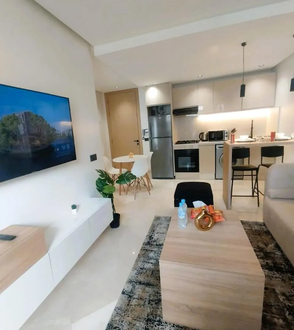 Residence La Reine II 24H Reception Cosy & Central Apartment 1 Minute Near To Mohammed V Sports Complex 5 Min By Car To Ain Diab Corniche With Optical Fiber Wifi Casablanca 0*,  Marrocos